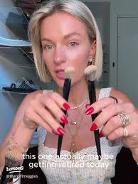 The Ultimate Guide to Dual-Ended Makeup Brushes: Versatility and Efficiency 