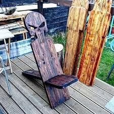 Pallet Viking Chairs For The Manliest Man Caves 1001 Pallets Skull Furniture Pallet Furniture Outdoor Outdoor Furniture Plans