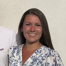 I slutningen af januar stod jeg smilende og stolt på Aarhus Universitet og  modtog mine sidste karakterer, hvorefter jeg vinkede farvel til livet bag  de gule mure.