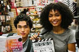 Al box office usa il sole è anche una stella ha incassato 4,3 milioni di dollari. Il Sole E Anche Una Stella 2019 Scheda Film Trailer Ecodelcinema