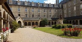 Maison Diocesaine Maison Saint Sixte L Eglise Catholique A Reims Et Dans Les Ardennes