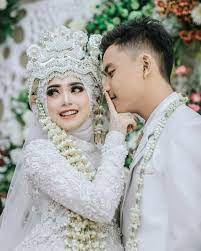 Gambar ilustrasi pasangan pengantin muslimah tangan ditarik di jilbab, gadis, buket, suami png transparan clipart dan file. Malay Wedding Dress