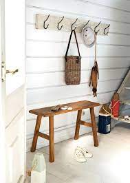 Passende hocker, stühle und beistelltische finden sie im. Einrichten Im Landhausstil Nostalgie Fur Den Flur Sitzbank Aus Teakholz Bild 2 Schoner Wohnen
