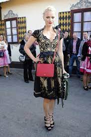Lookbook Welt Franziska Knuppe Dirndl Das Kleine Schwarze