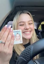 Non è un pov😂 #andiamoneiperte #perte #foryou #amiche #patente #pov #...