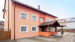 If you're planning a family vacation to weil am rhein, consider staying at cozy apartments, such as haus bollinger or business apartment in weil am rhein, which are right in the center of the. Hotel Victoria Weil Am Rhein Kleines Zentral Gelegenes Hotel In Basel Weil Am Rhein Oder Lorrach