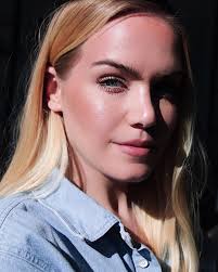 Beauty guru Mariah Leonard looks #flawless wearing our Liquid Lash  Extensions Mascara!