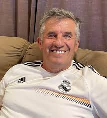 A lo largo de los más de ciento quince años del real madrid club de fútbol han pasado por sus filas más de mil futbolistas, 1 2 incluyendo todas las competiciones oficiales así como los jugadores que pese a no llegar a debutar formaron parte de la plantilla. Milan Jankovic Crvena Zvezda Real Madrid Mondo Intervju Mojih Top 11 Sport Fudbal