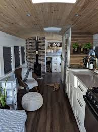 Couple Turned An Old School Bus Into A Cozy Home On Wheels Old School Bus Bus House School Bus House