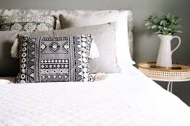 At kave home, we have many cushion models to make your home a unique place. What To Do With Throw Pillows At Night