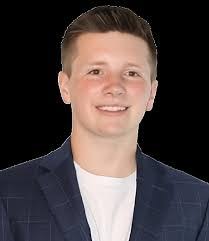 Debra Cullen's Instagram, Twitter & Facebook