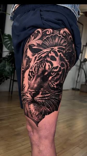 Tiger portrait on the outer thigh with framing elements. This tattoo is the start of a full leg sleeve. Thank you to my client Christina for trusting me with this project! 🙌🏼 I’m very excited to ...