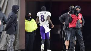 Lamar jackson isn't just the hottest player in the nfl, he's the hottest name in sports collectibles. Baltimore Ravens Qb Lamar Jackson Cramping Previous Covid 19 Case Probably Linked