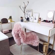 Making An Entrance Different Styles Using A Round Table Jws Interiors Bedroom Decor Rose Gold Interior Dream Rooms