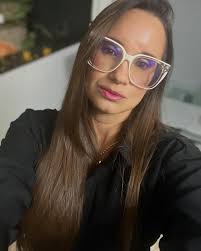 Si me ven tomándome fotos y amaneciendo en la playa, déjenme, es justo lo  que quiero hacer😎😏🫶🏻💜 #actriz #teatro #love #amigos #momentos #vida  #felíz #risas