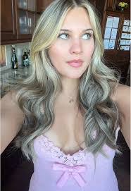 Alana Hodges's Instagram, Twitter & Facebook