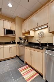 Regarding suggestions, in the event we would like to make a kitchen ideas with maple cabinets we must find the best coloration style in addition to ideas that can ideal together with the size of each of our family area. Maple Cabinets A Good Choice For Elegant And Modern Kitchen Cabinets