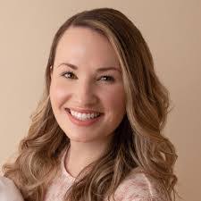 Julie Kraus's Instagram, Twitter & Facebook