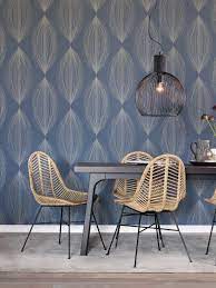 Au lieu de placer un bar petit déjeuner haut, entouré de chaises de bar, il est possible d'aménager votre cuisine avec un papier peint imitation brique rouge fait office d' élément décoratif tout au long du mur dans les deux zones. 4 Idees Deco Pour Un Salon Tendance Pour 2019 Papier Peint Pour Salle A Manger Idee Deco Decoration Maison