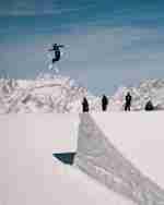According to her wikipedia, eileen gu's height is 5.6 feet, and her weight is 115 lbs. Eileen Gu Freestyle Skiing Red Bull Athlete Profile