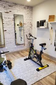 Ideas for a home gym design some people like to go to public gyms while other prefer to convert one of the rooms of their house into their own fitness room. Gym Room Wall Decor