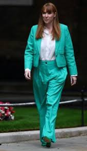 Nadine Travis (@travis_nadine)