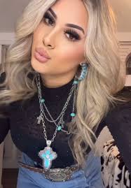 Stylish Western OOTD Ideas Featuring Unique Jewelry