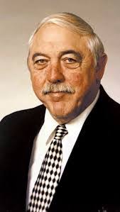 Scott Giles's Instagram, Twitter & Facebook