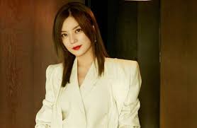 Aug 13, 2021 · 趙薇旗下藝人，憑演出劇集《山河令》爆紅的內地男星張哲瀚，近日被翻出他曾到日本靖國神社拍攝的照片，還有在乃木神社參加婚禮的相，觸發敏感政治議題，引起內地網民不滿批評，質疑他「親日」，事件令張哲瀚代言的多個品牌跟他中止合作。 3q6mv1cx7e7vym