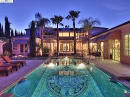 Motley Crue Frontman Vince Neil Selling Stately Mansion For 2 58m American Luxury Mansions Celebrity Houses Celebrity Mansions