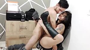 Fuck a Big-assed Latina who Wanted to Take some Clothes from My Store -  Porn in Spanish