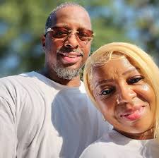 Would Taramp Smart Bass 3k be enough for 4 8s with rms 600 a piece?