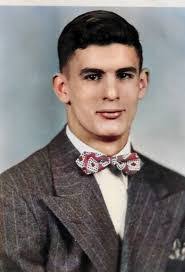 Louis Gee's Instagram, Twitter & Facebook