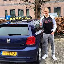 Donny van de beek (dɔniː vɑn də beːk; Donny Van De Beek Wiki 2021 Girlfriend Salary Tattoo Cars Houses And Net Worth
