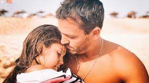 Pedro andrade, 42 tv show host. Pedro Teixeira Surrendered Completely To The Women Of His Life