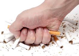 Jangan merokok di dekat bahan yang mudah meledak atau terbakar. 6 Tips Berhenti Merokok Bagi Anda Perokok Berat Masandy Com
