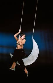 Dua lipa we're good music video. We Re Good Es Lo Nuevo De Dua Lipa Musica Entretenimiento El Universo