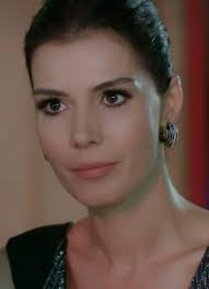 If this girl was the main character of Elif,if she was the actual  Elif....Elif would be less stressful 🤞even if she would get kidnapped we  would be laughing... she's so lovable and