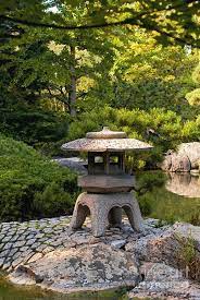 Japanese Garden Lantern Tr Wikipedia In Japan A Tr Or Light Basket Light Tower Basket Japanese Garden Lanterns Japanese Garden Garden Lanterns