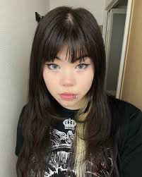 Destiny Lowe's Instagram, Twitter & Facebook