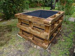 Ein hochbeet bauen und befüllen gartenblog hauptstadtgarten, low budget hochbeet selber bauen anleitung tipps zur bepflanzung, hochbeet selber bauen paletten, gemüsebeet aus paletten selber bauen anleitung this hochbeet selber bauen paletten graphic has 23 dominated colors, which. Hochbeet Bauen Aus Europaletten Einfach Schnell Und Gunstig