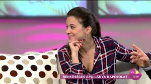 A közkedvelt tévést rákospalotai temető kapujánál érte a baleset, mentő vitte kórházba. Rozsa Gyorgy Konnyen Tullep A Szakitasokon Tv2 Hu Fem3cafe Youtube