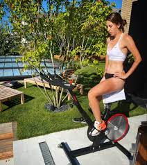 Their daughter is the 5'9″ young tennis star who has been playing professionally. Belinda Bencic Early Saturday Summer Home Workout Keiser Facebook