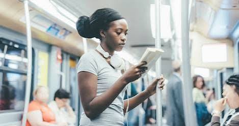 10 Tips for Reading on Your Morning Public Transit Commute