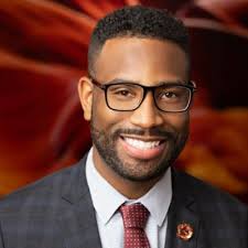 Beyond the Buzzer: Extracting Innovative Leadership from March Madness