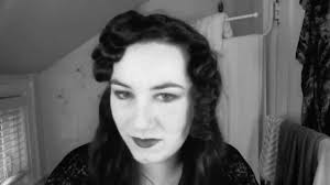 The roaring twenties put change in motion. Simple Flapper Hairstyle For Long Hair Faux Marcel Waves Pin Waves And A 30 Second Bun Youtube