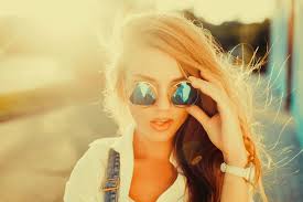 How To Get That Perfect Summer Glow Without Looking Greasy - New Theory  Magazine