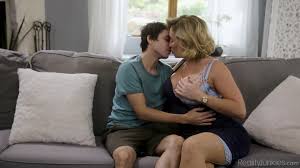 Ryan Keely - Amas De Casa Infieles 7 Escena 1 Milf Ansiosa Por Una Polla -  EPORNER