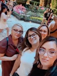 “#TBT ✨ Mi primera vez en Las Vegas 🙌, Un súper evento que me marcó para  siempre 💕, Fue una experiencia increíble, llena de aprendizaje, energía y  personas espectaculares. 🔥, Definitivamente un ...