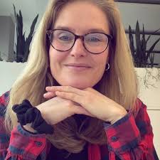 Carolyn Hurley in people